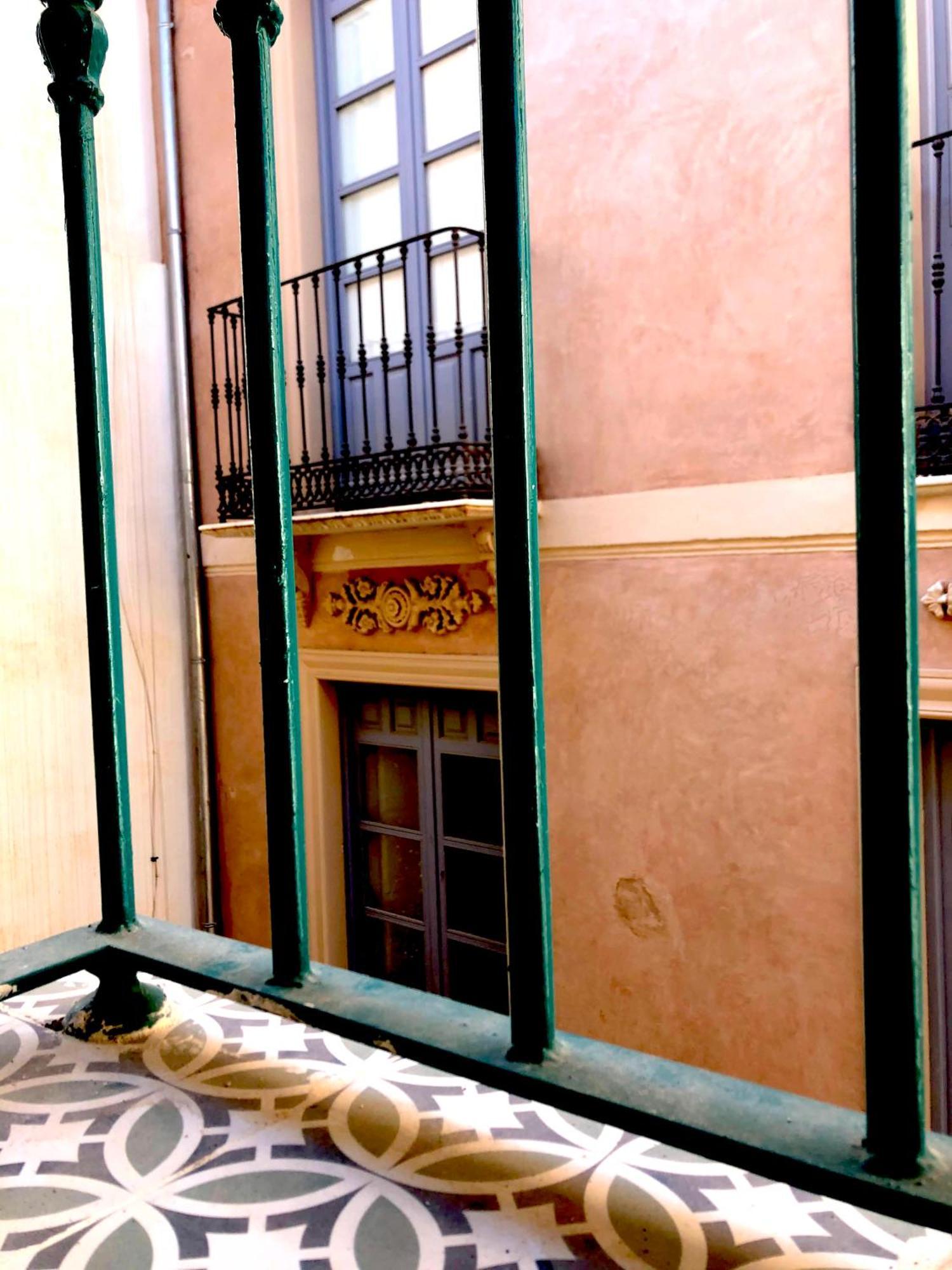 La Gitana Y El Rey Sol Apartment Малага Екстериор снимка