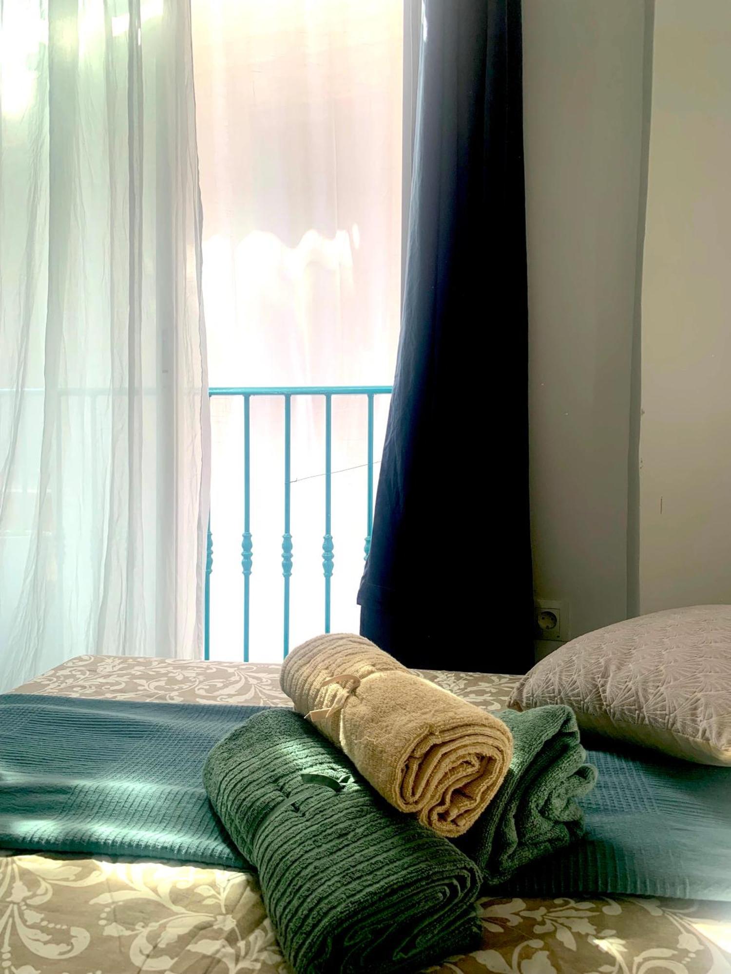 La Gitana Y El Rey Sol Apartment Малага Екстериор снимка