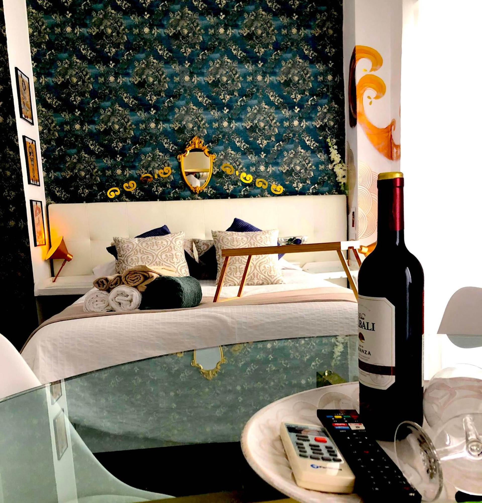 La Gitana Y El Rey Sol Apartment Малага Екстериор снимка