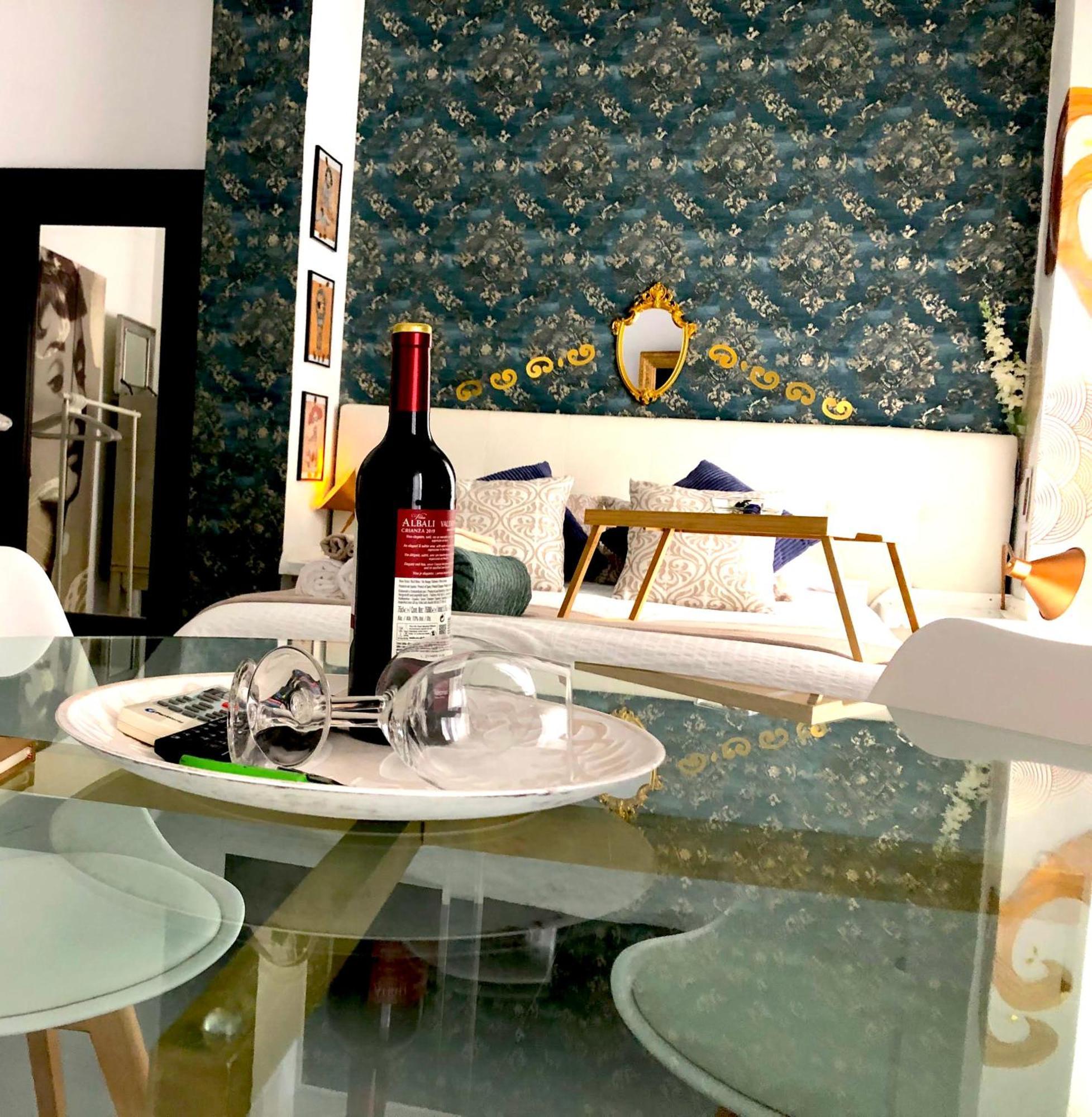 La Gitana Y El Rey Sol Apartment Малага Екстериор снимка